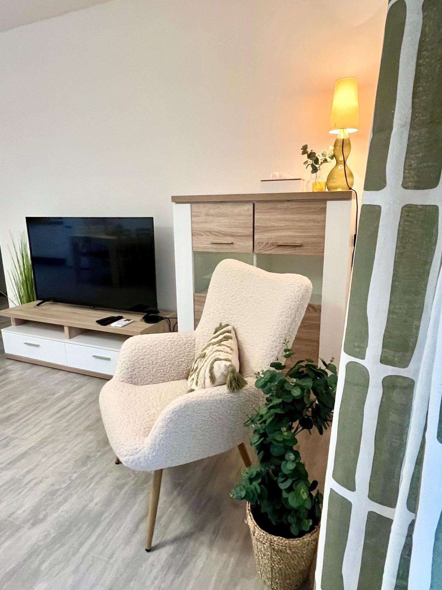 The Elite Suite Downtown 2- Bedroom Apt Ac & Garage Parking Bratislava Exteriör bild