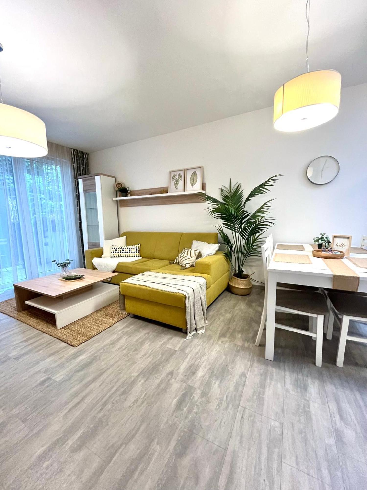 The Elite Suite Downtown 2- Bedroom Apt Ac & Garage Parking Bratislava Exteriör bild